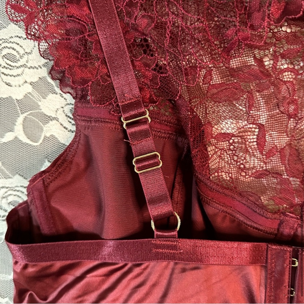 Torrid Satin & Lace High Neck Bra Top Size 2 Zinfandel NWT - Picture 8 of 11